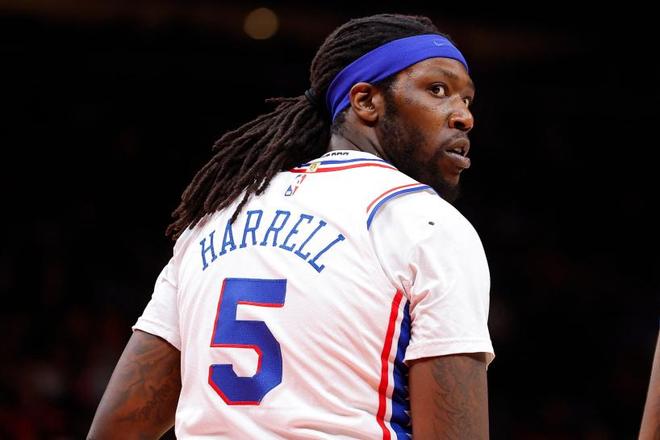 小孔塞桑被换下情绪激动不是因为斯帕莱蒂，是因摄影师险些绊倒他（小孔塞桑被换下情绪激动，非因斯帕莱蒂，而因摄影师差点绊倒他）