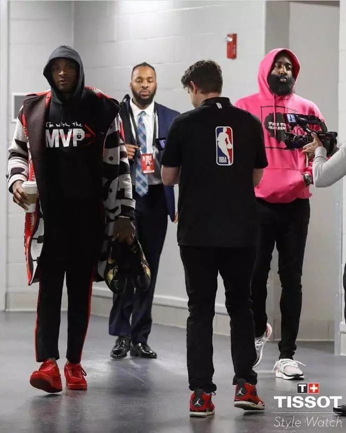 图片报：瓜帅对埃切韦里的情况不满，球员冬窗可能被租回河床（图片报：瓜迪奥拉不满埃切韦里现状，冬窗或将租借其回河床）