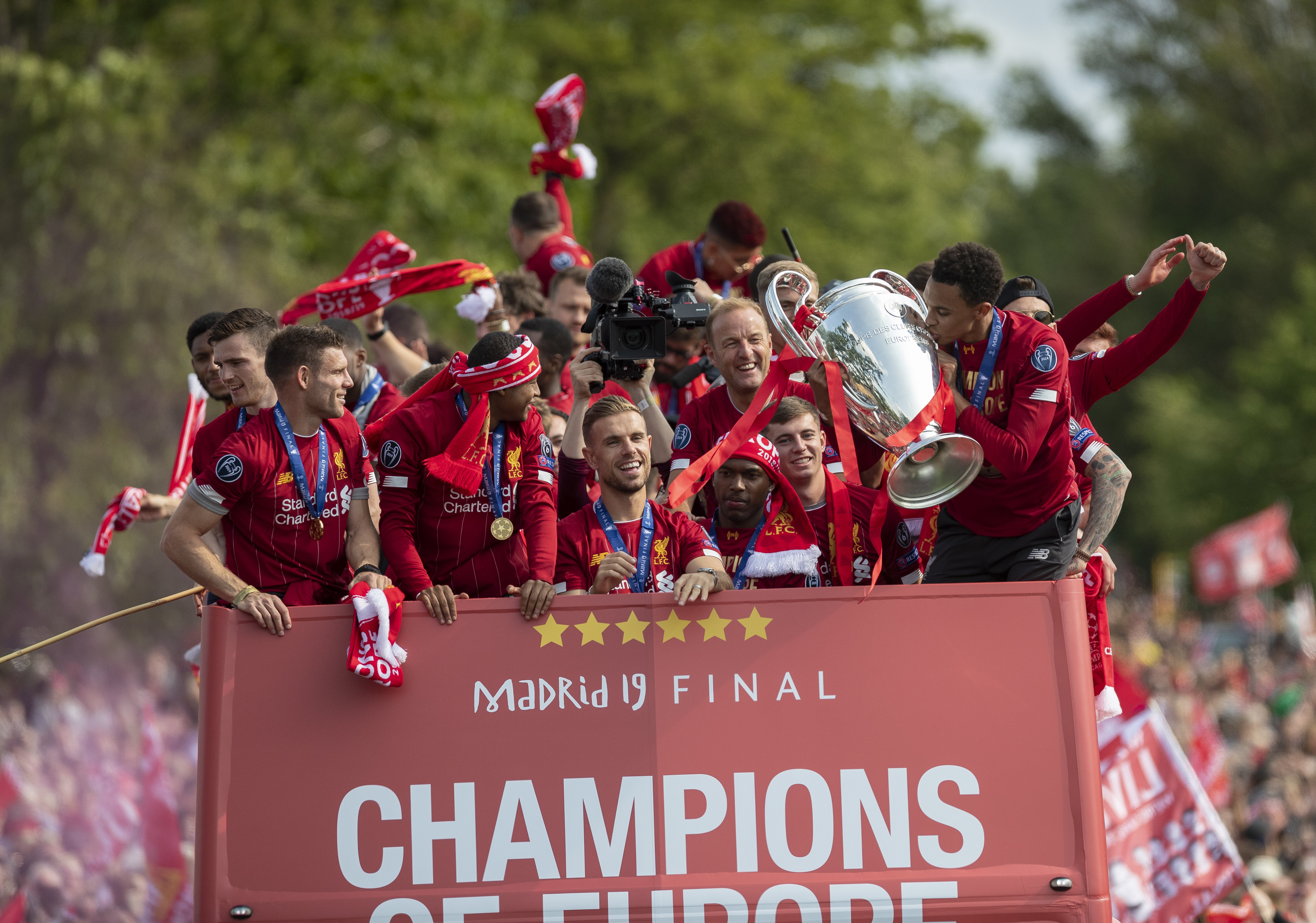 11月30日NBA看点：活塞&热火劲旅对决，独行侠快船谁能止颓（11月30日NBA焦点：活塞对阵热火，独行侠与快船谁能止跌？）