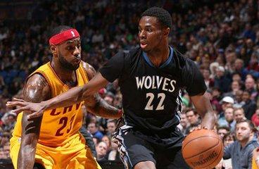 中超赛季刚落幕，武汉三镇却遭遇重磅打击，明年保级形势堪忧（中超谢幕之时，武汉三镇遭重创，来季保级前景不容乐观）