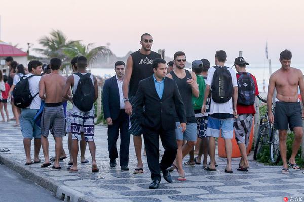 活塞成本赛季雷霆之后，第二支拿到20胜的球队（继雷霆之后，活塞成为本赛季第二支拿到20胜的球队）