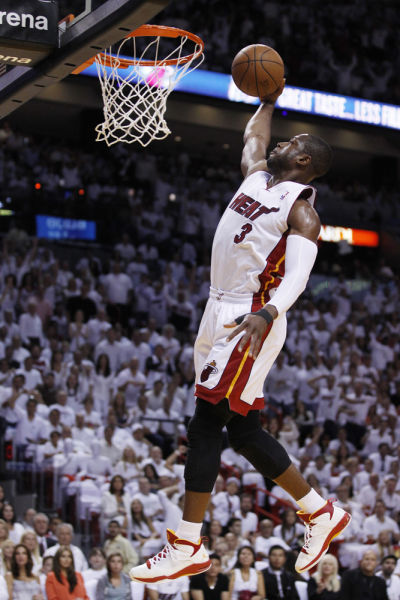 毕尔巴鄂竞技2-0莱万特，罗伯特-纳瓦罗建功，尼科-威廉斯锦上添花（毕尔巴鄂竞技2-0力克莱万特：罗伯特-纳瓦罗先拔头筹，尼科-威廉斯锁定胜局）