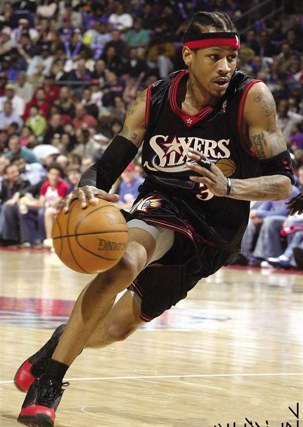 球队外线火力强到爆表（球队外线三分如雨，火力全开）