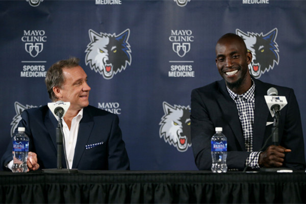 官方：22岁195cm前锋大卫相泽加盟神户胜利船（神户胜利船官宣签下22岁、身高195cm的前锋大卫相泽）