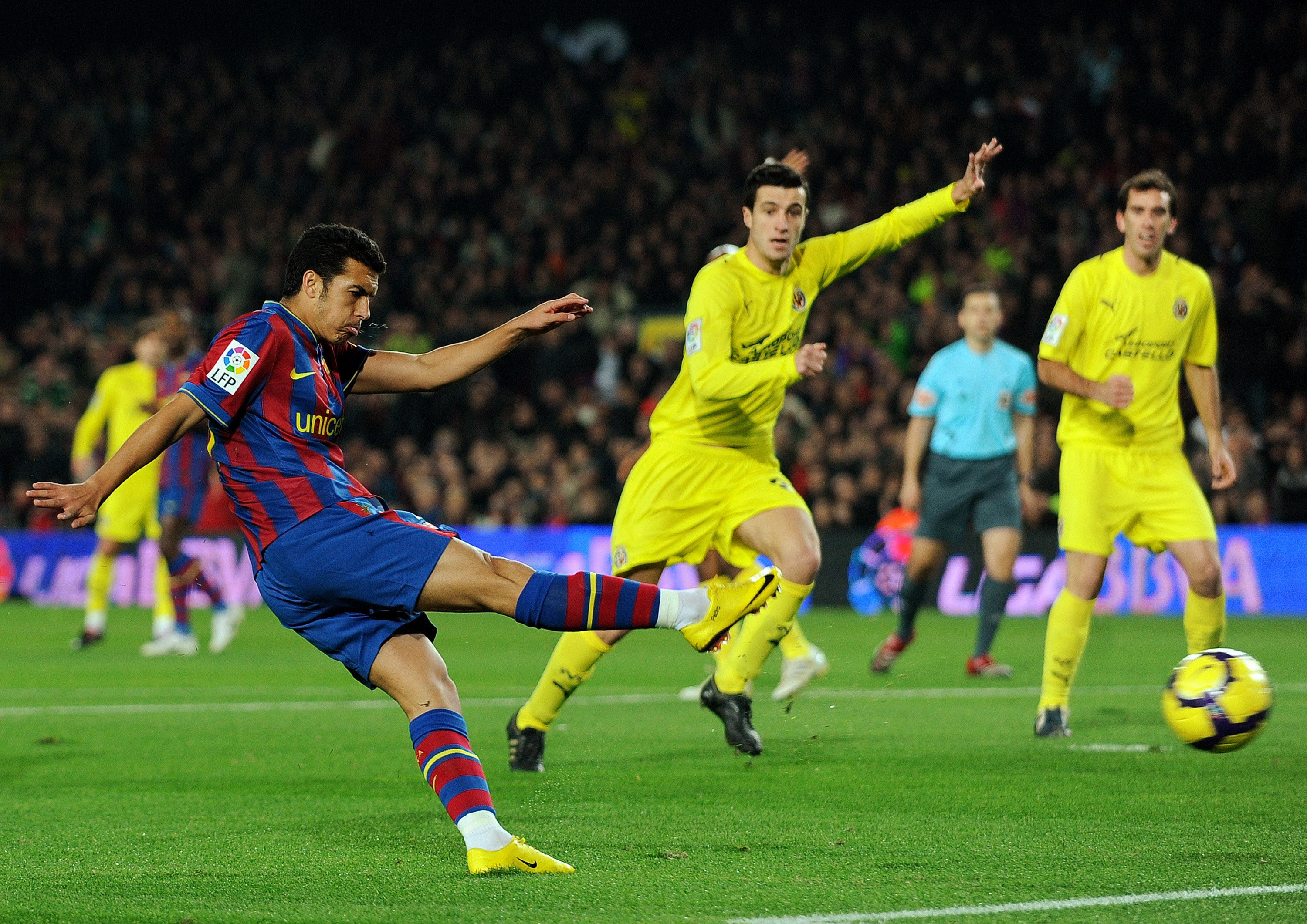 他是申花最被低估的球员，为俱乐部宁愿枯坐板凳，今年只出场一次（申花的隐形功臣，甘为球队坐冷板凳，本赛季仅登场一次）