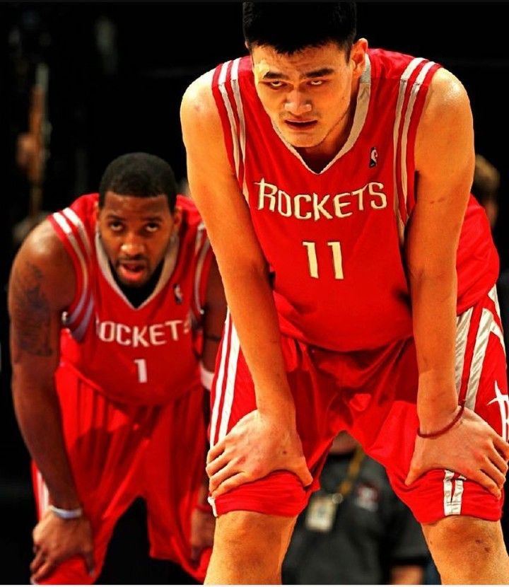 海港夺冠历程：上半程排第4，对BIG4仅取1分；下半程11胜2平2负（海港问鼎之路：前半程第4、对BIG4仅1分；后半程11胜2平2负）