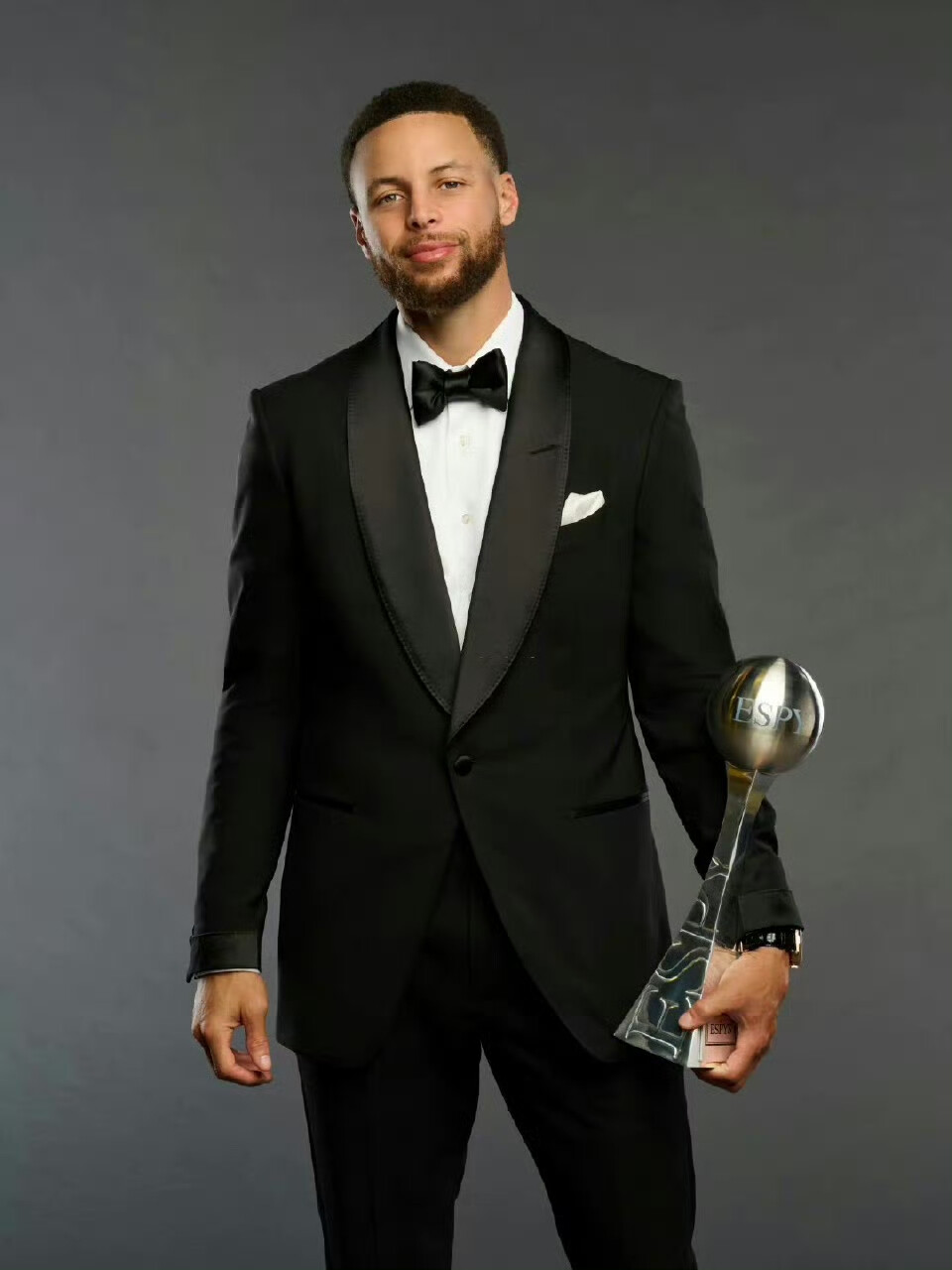 TA：那不勒斯满意霍伊伦的表现，他弥补了卢卡库伤缺的影响（TA：霍伊伦表现获那不勒斯认可，已补上卢卡库伤停空缺）