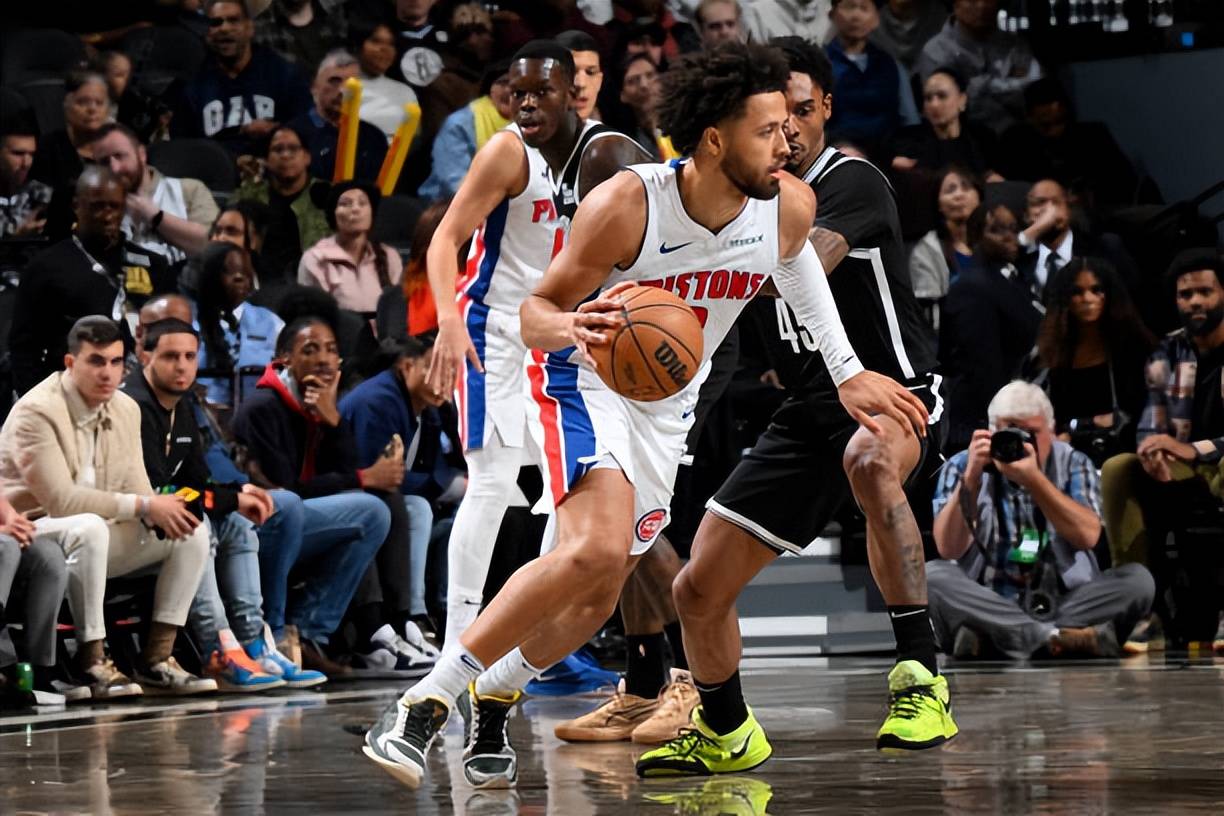 早报：内讧？卖个破绽罢了！（早报：内讧风波？只是故布疑阵！）