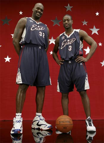 中超比赛亮点：上海海港2-1取胜山东泰山,（中超焦点战：上海海港2比1击败山东泰山）