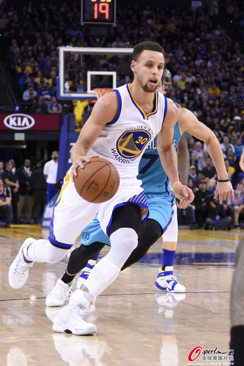 天空：抗议活动不断，苏超凯尔特人股东大会草草收场（天空：抗议声此起彼伏，苏超凯尔特人股东大会匆匆落幕）