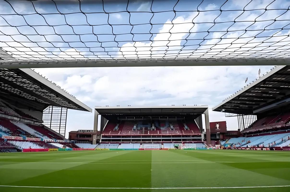 利物浦正式发布新赛季球衣，时隔13年再度携手阿迪达斯（利物浦官宣新赛季球衣，13年后再携手阿迪达斯）